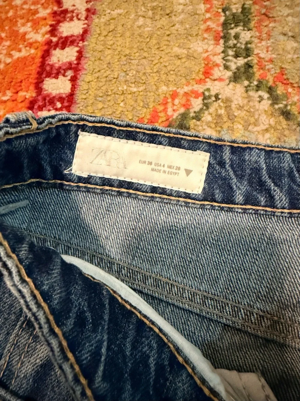 ZARA Women’s Blue Wide-Leg Low Rise Jeans. Size US 4